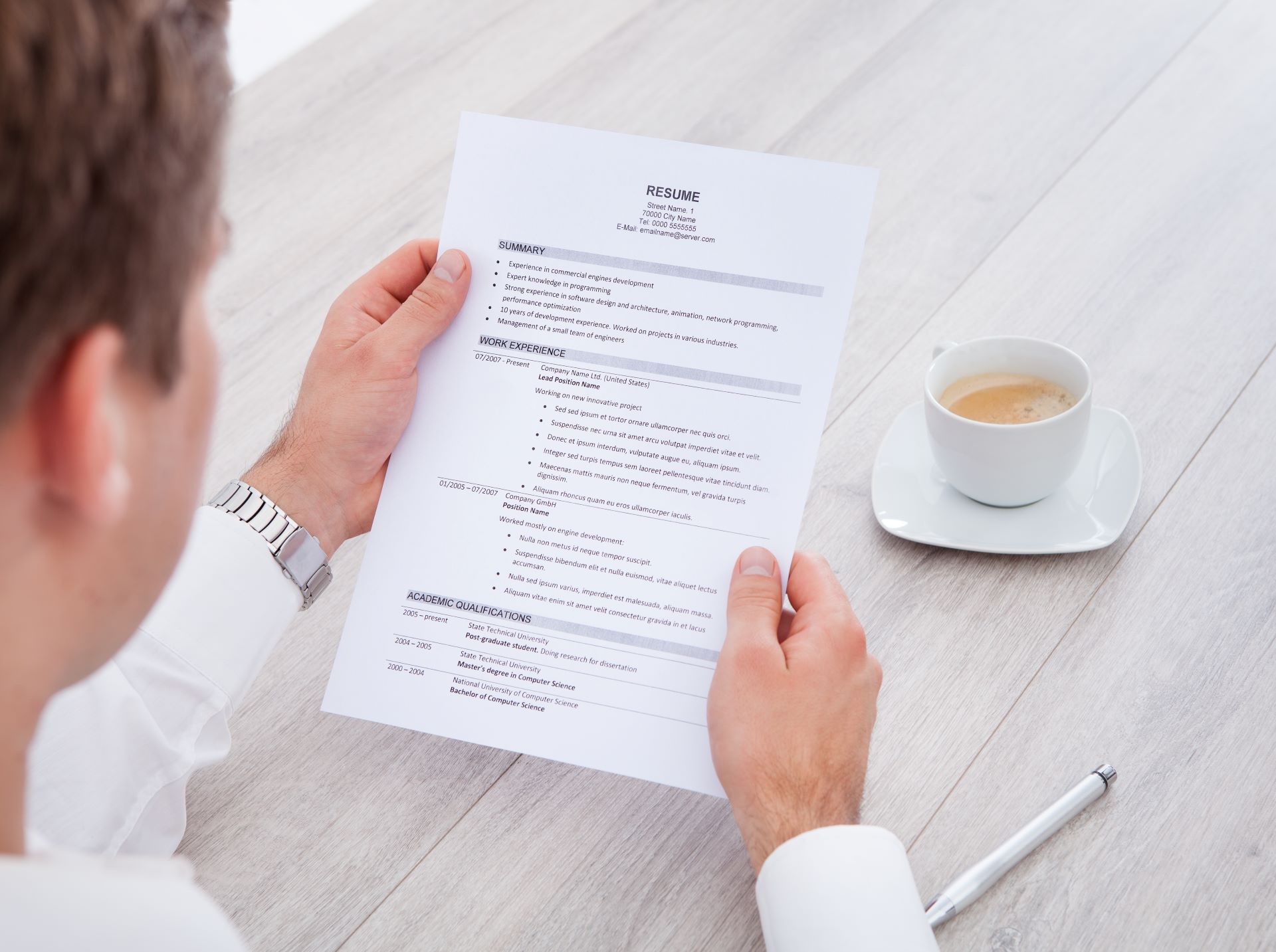 Crafting Winning Job Applications: A Guide to Winning Resumes and More